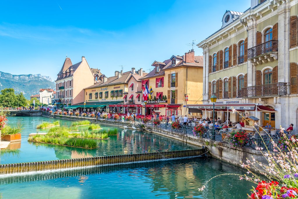 The canals and streets of Annecy