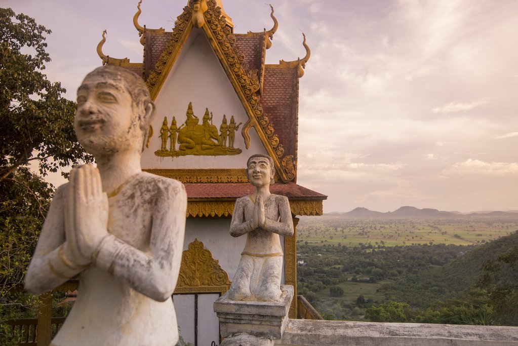Check out the golden hour views from Wat Sampeau