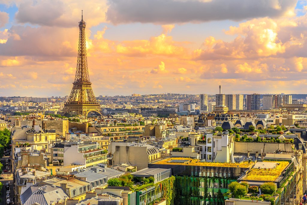 Sunset skyline aerial view from the L'Arc de Triomphe