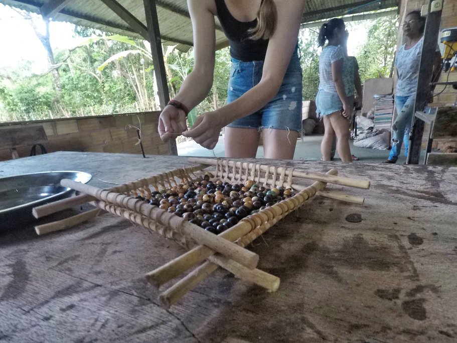 Make your own jewelry from natural materials