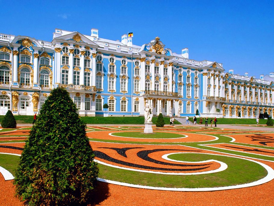 The grounds of Catherine Palace