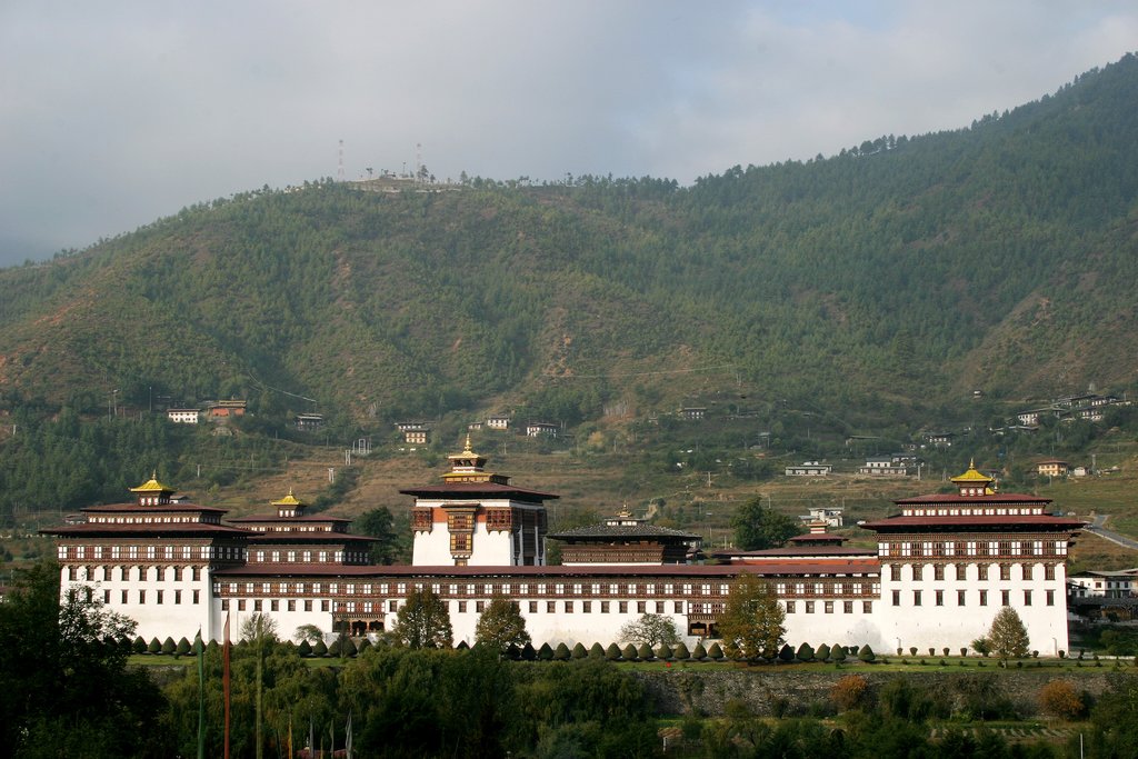 This imposing temple is home to the Institute of Arts and Crafts and the School of Astrology