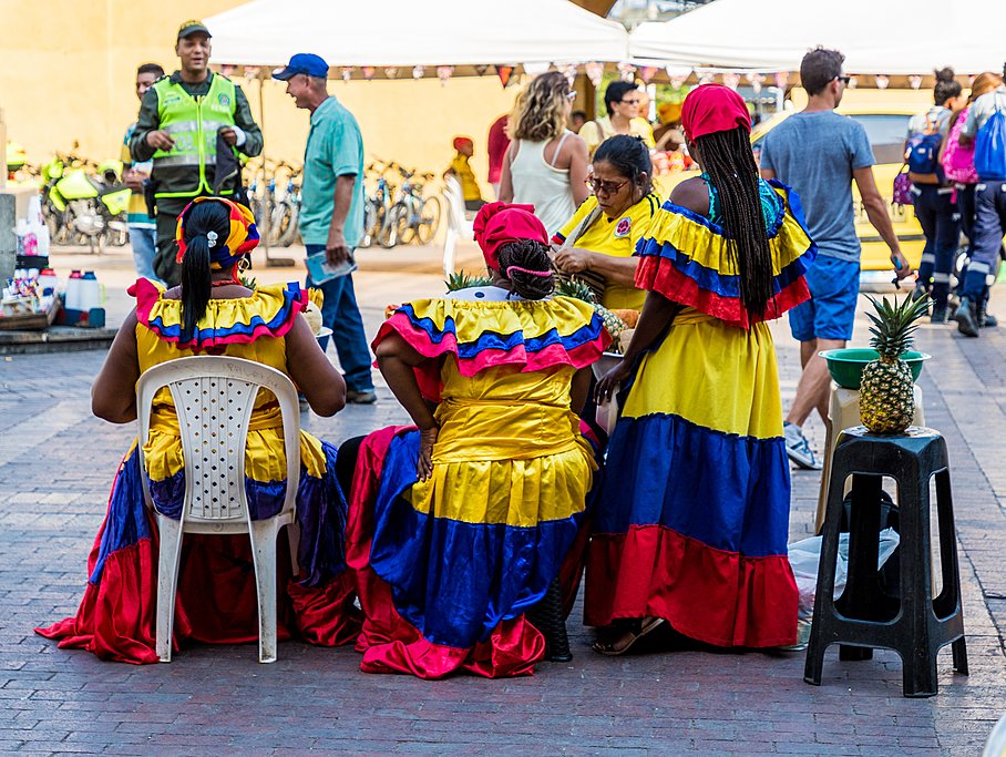 Afro-Colombian women in traditional