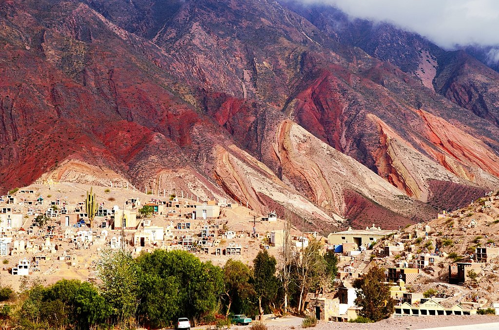 Hill of Seven Colors/Cerro de los Siete Colores
