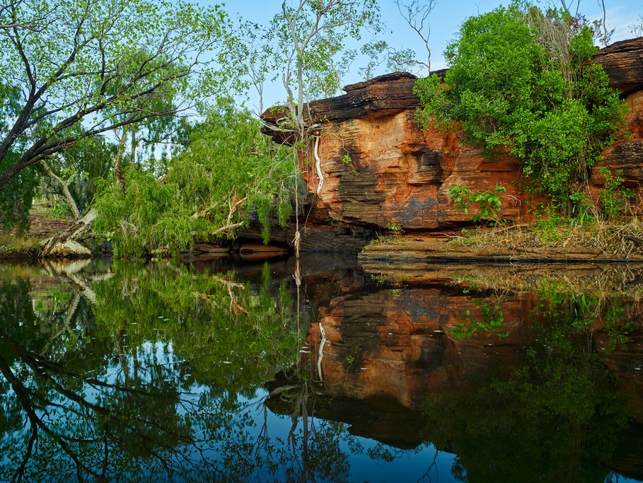Enjoy a cruise through Katherine Gorge in the Outback