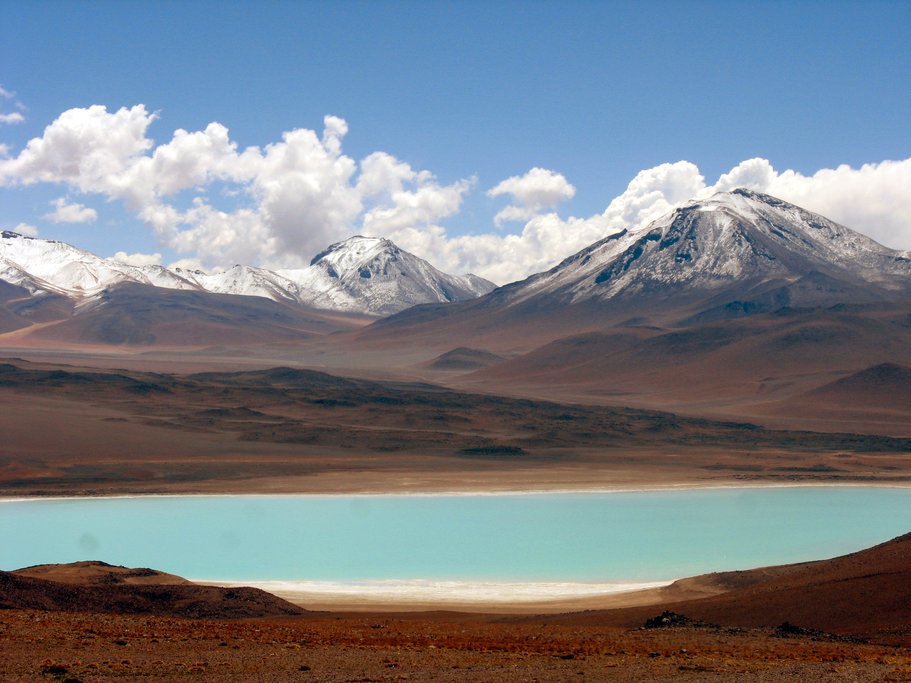 The Laguna Verde and its surrounding volcanoes.