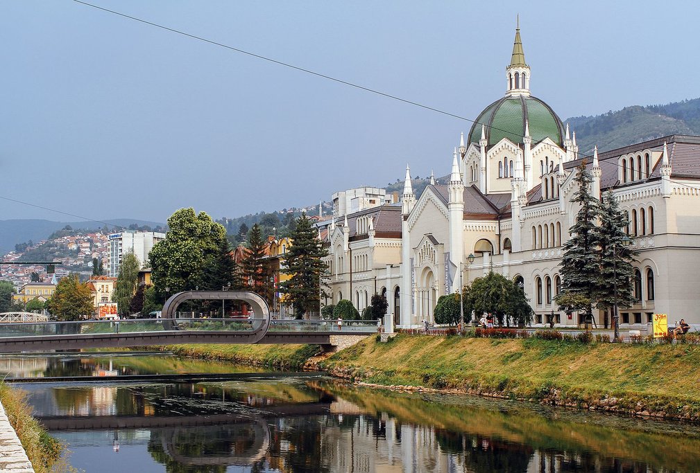 Academy of Fine Arts in Sarajevo (c) Stolbovsky