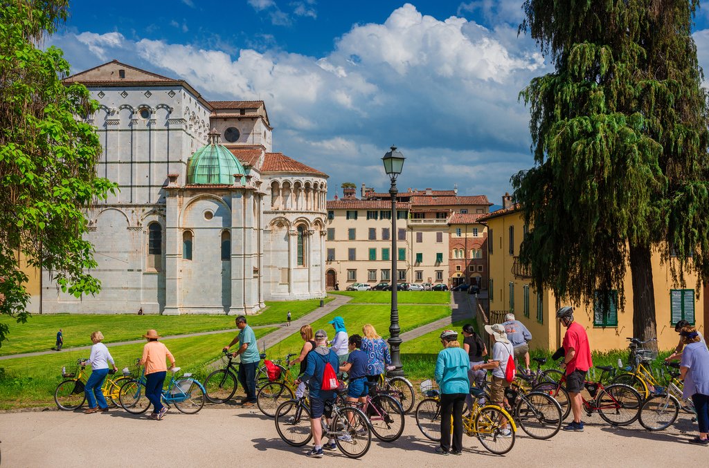 Cycling through Lucca, Tuscany