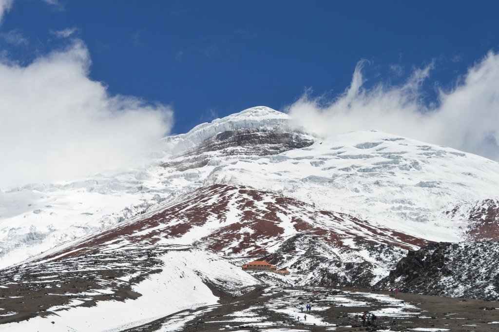 High-elevation refuge on Cotopaxi
