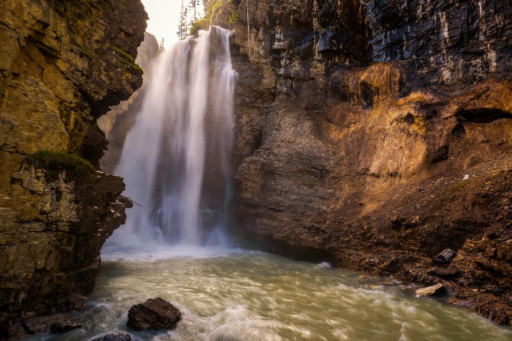 Johnston Canyon, Bow Valley Parkway