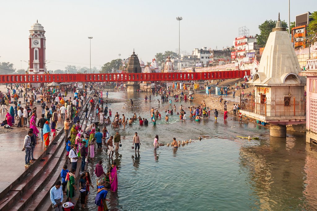 Haridwar draws Hindus from far and wide
