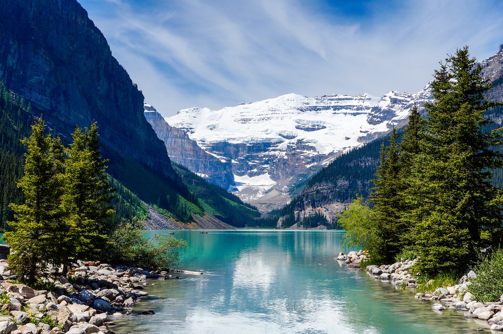 Lake Louise and Victoria Glacier in the distance