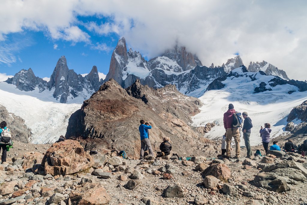 Hikers near Laguna de los Tres