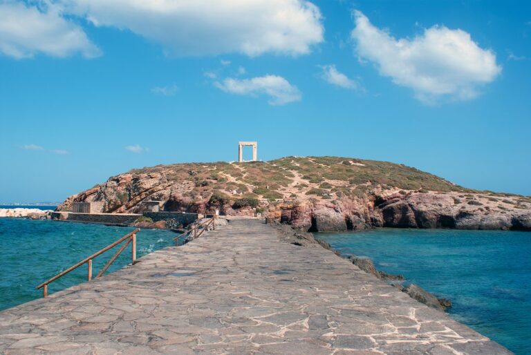 Past and Present in Athens, Tinos & Naxos - 7 Days