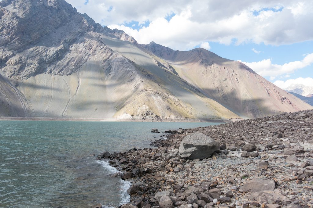 Enjoy a picnic lunch in Maipo Valley