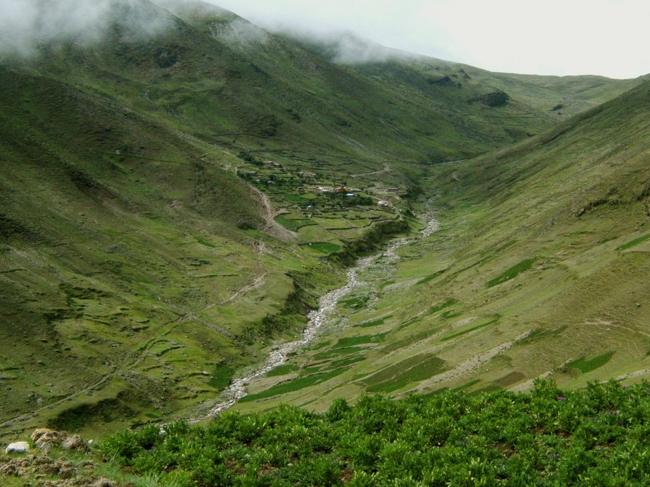 The trek to Kaluyo includes spectacular high Andes scenery