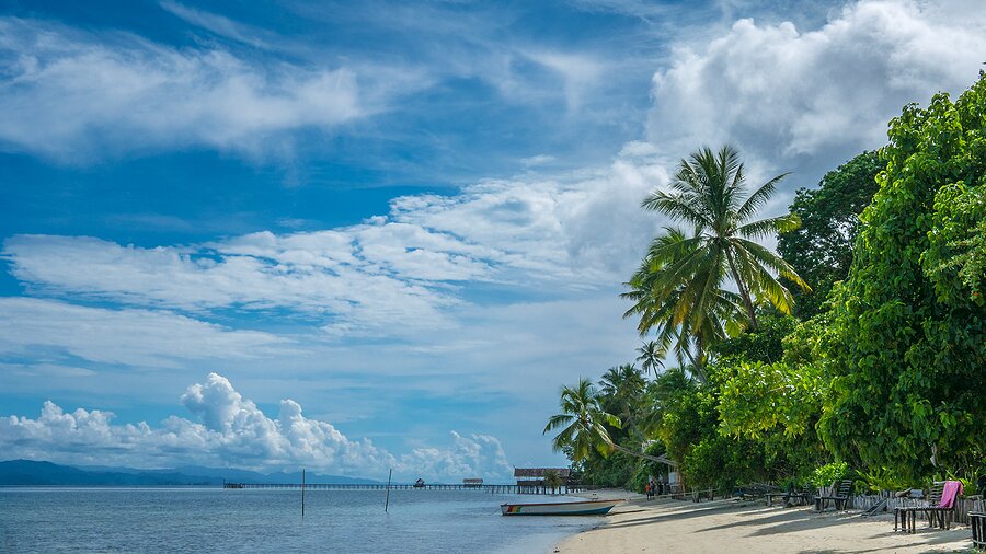 Set sail towards Kri Island