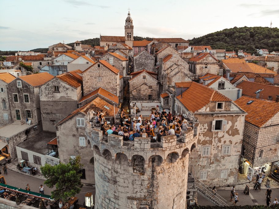 Photo Horizon. The ‘Pearl of the Adriatic’ is not the largest city on the Dalmatian coast, but it is certainly the most popular