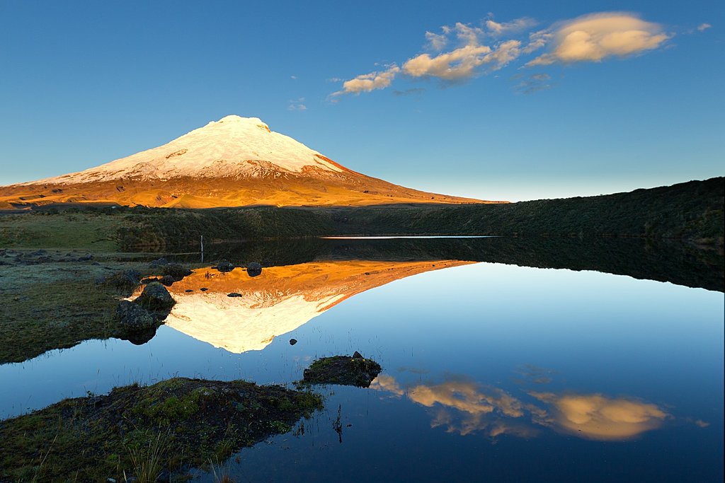 Limpiopungo Lagoon and Cotopaxi Volcano