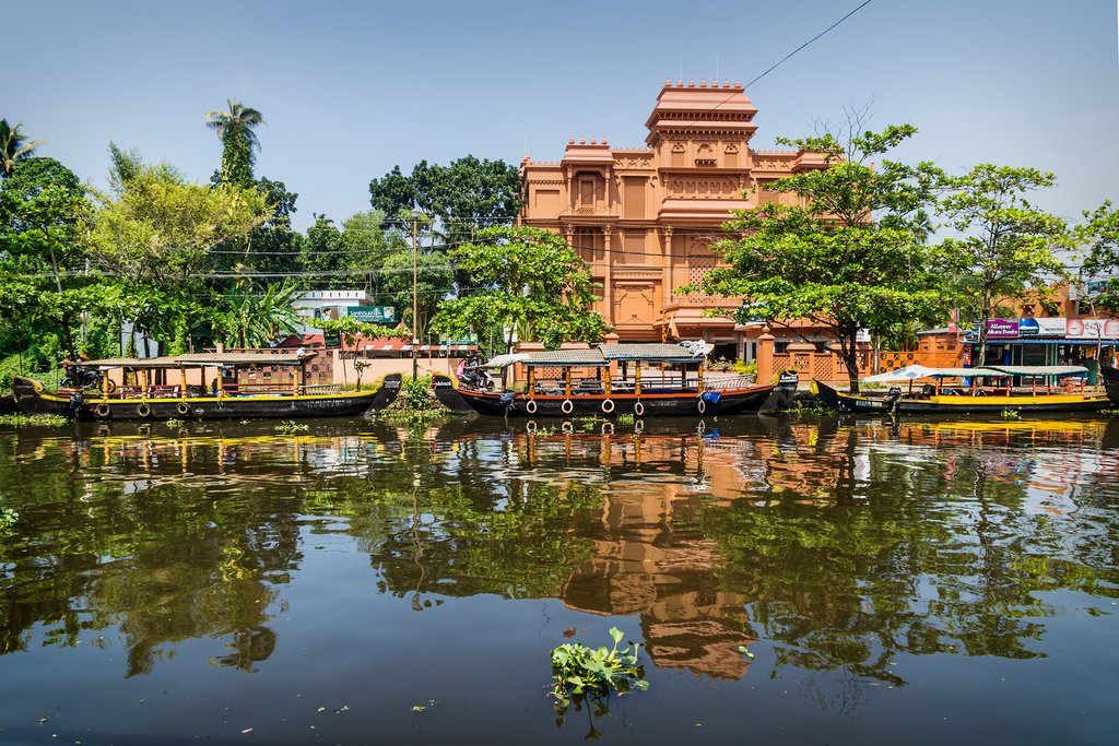  Boats along the main canal in Alappuzha