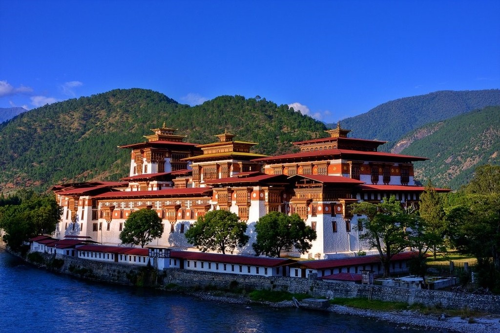 Punakha Dzong on the Phochu River