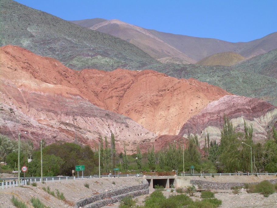 7 colours Hill