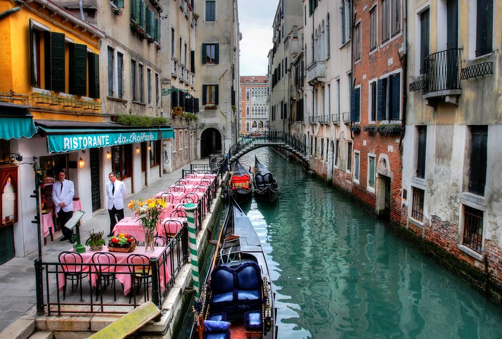 Open-air restaurant on a canal