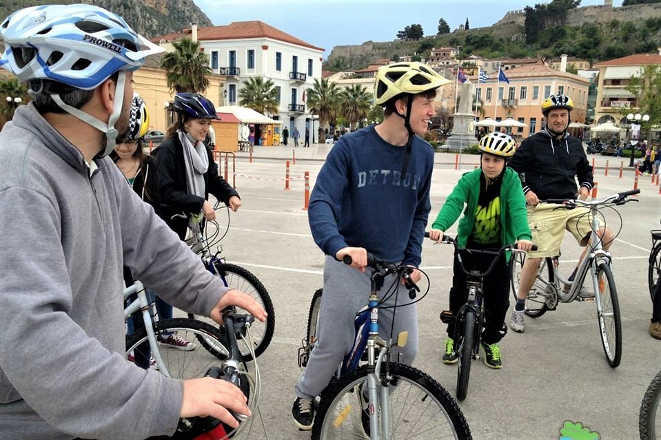 Family Cycling in Nafplio - Photo from MAMAKITA