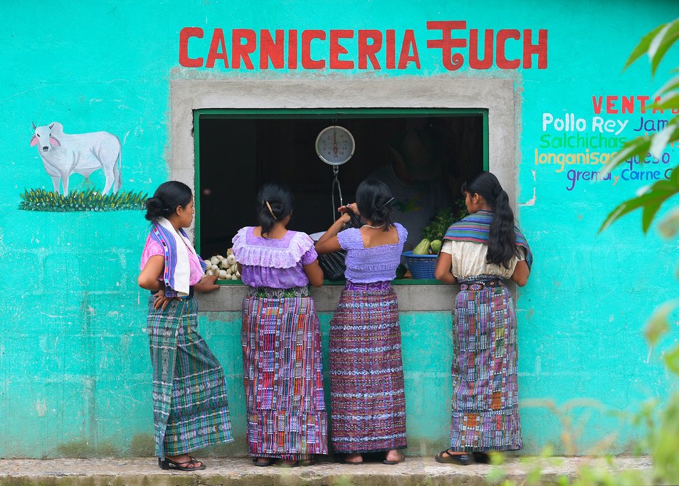 Traditional Mayan women Atitlan