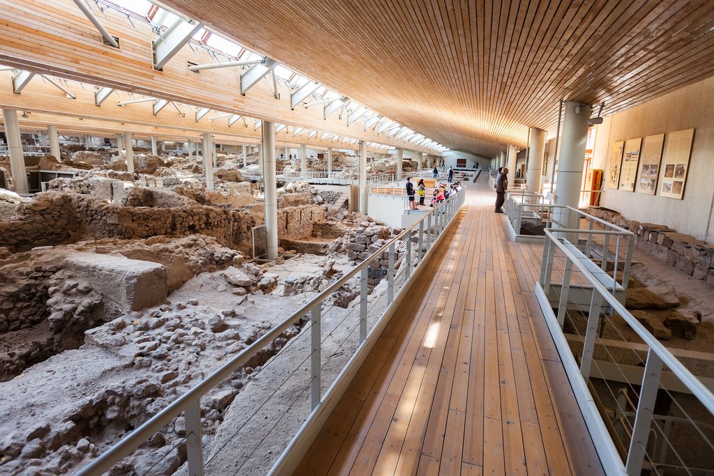 Explore the wonders of Akrotiri