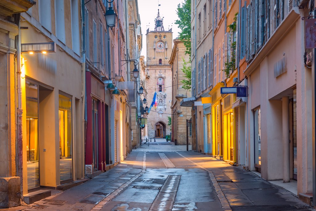 A quiet moment on the streets of Aix-en-Provence