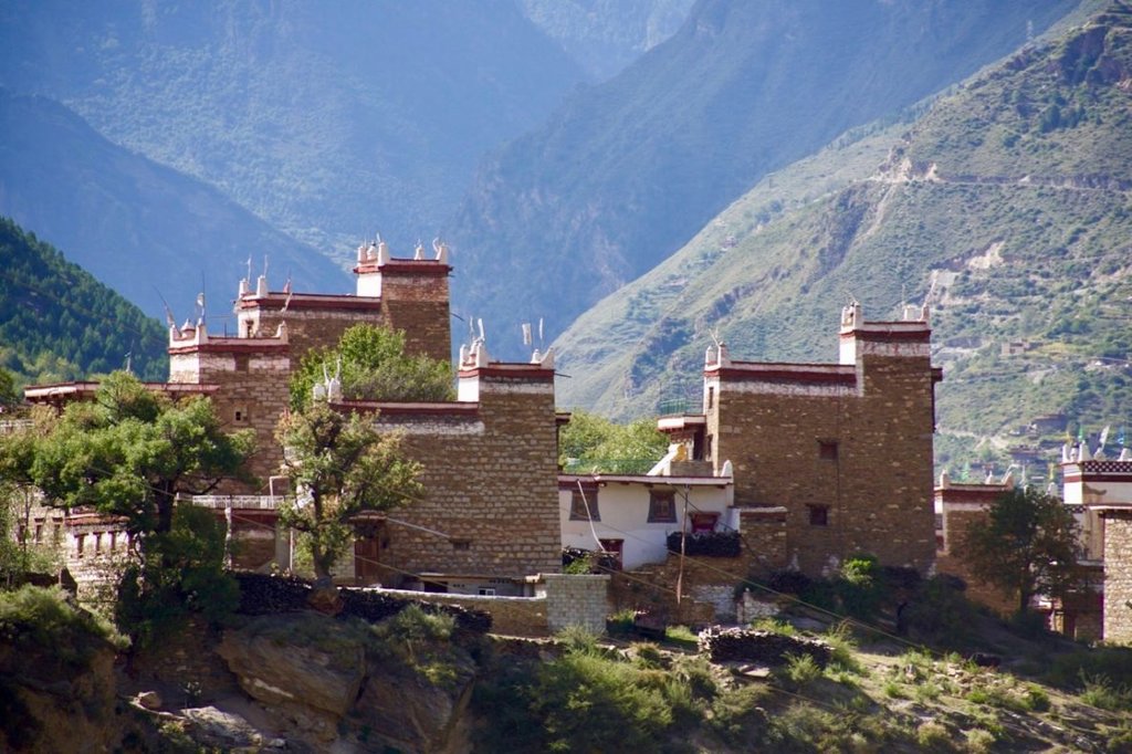 The ancient fortresses of Zhonglu Village