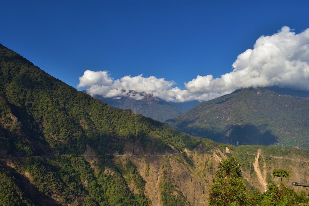 Views on the trek from Sharna Zampa to Thangthangka