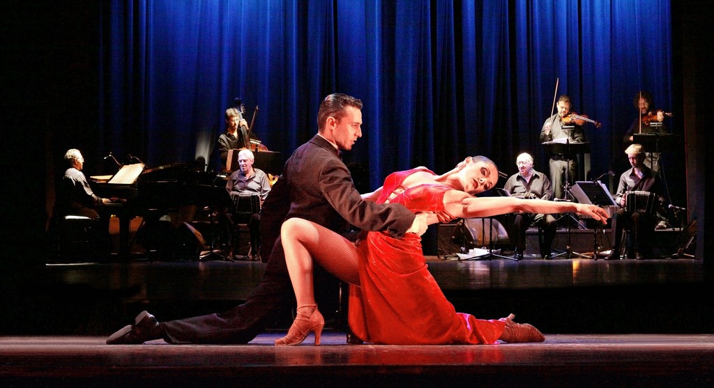 Enjoy a tango show in Buenos Aires