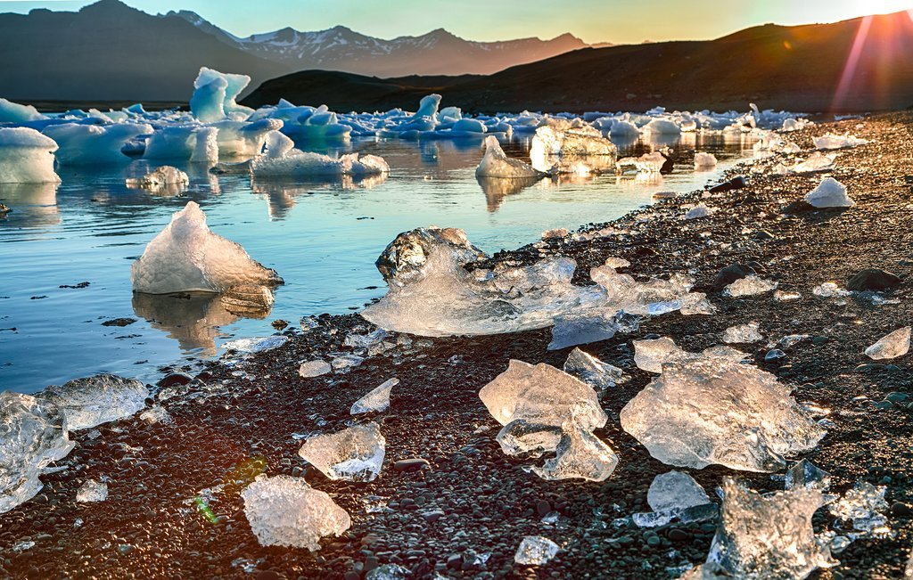 Diamond Beach at Jökulsárlón Glacier Lagoon