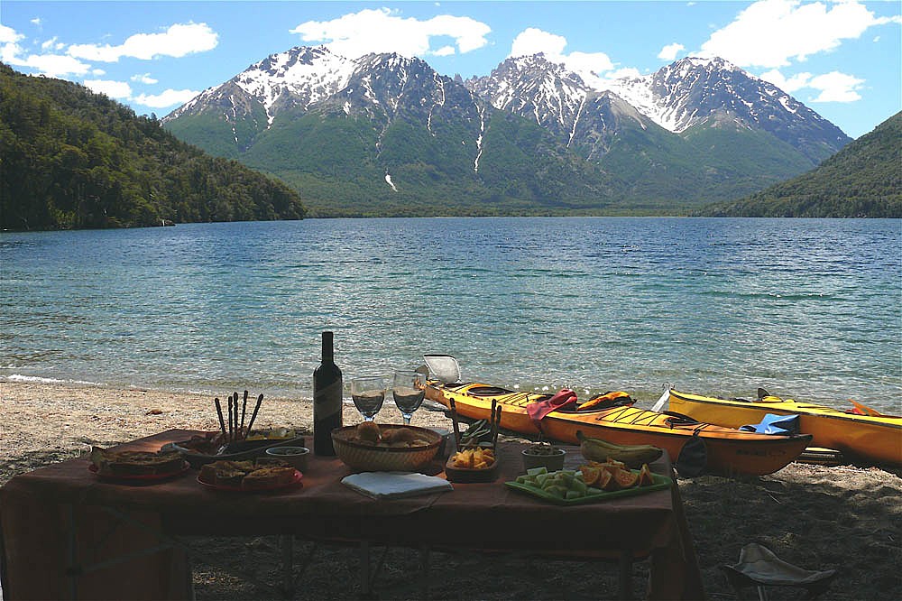 Enjoy lunch on the shore of Lago Mascardi