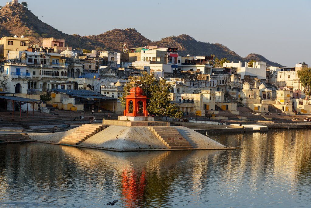 Ghats and temple of Pushkar
