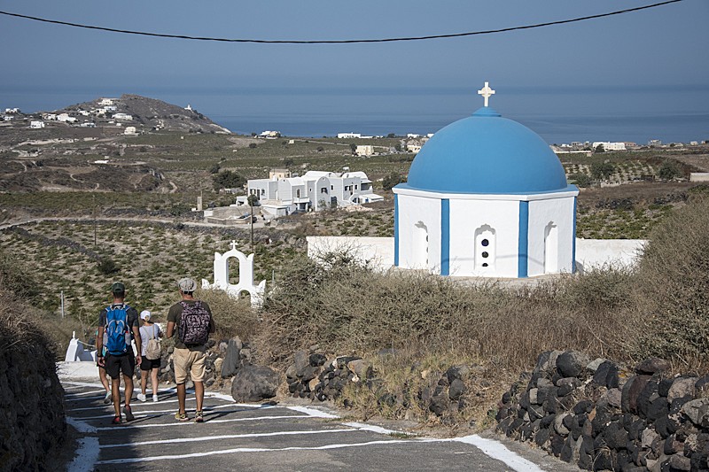 Walk from Pyrgos to Kamari