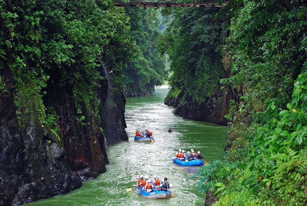 The incredible scenery along the Pacuare River