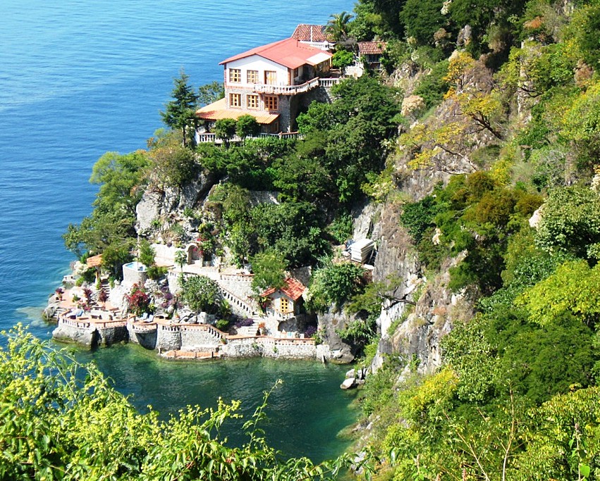 Casa del Mundo Hotel on Lake Atitlan