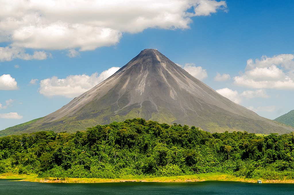 The majestic Arenal towers above the countryside near La Fortuna