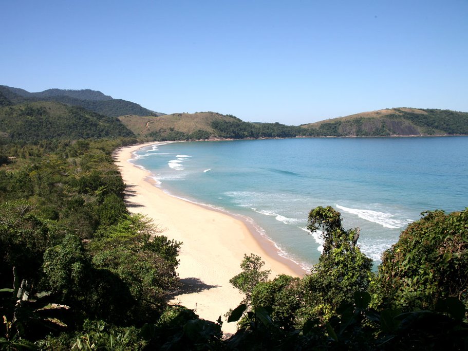 Your three-hour hike today is pleasant and lovely - enjoy the views!
