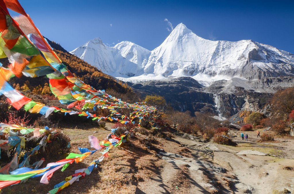 Tibetan flags in Daocheng