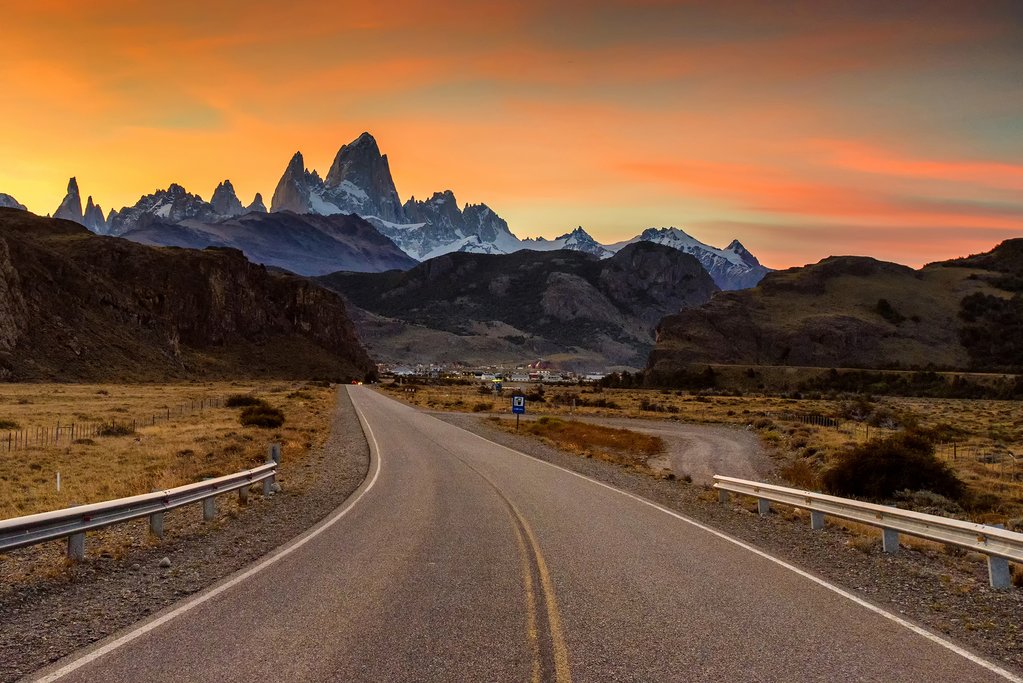 Sunset on the way into El Chaltén