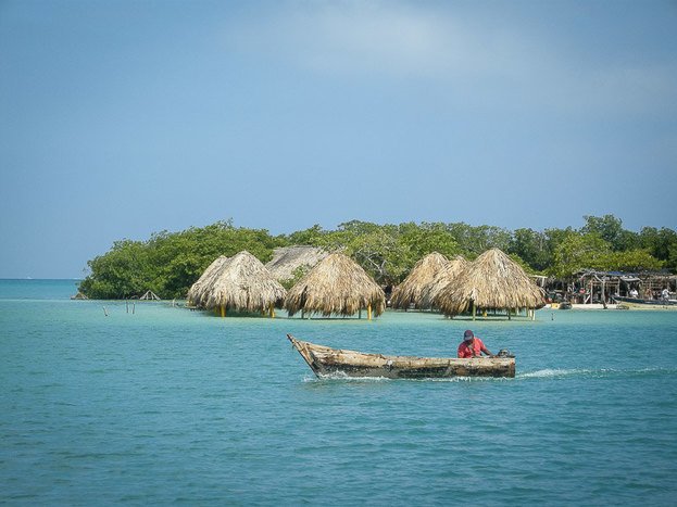 Blue waters near the Rosario islands