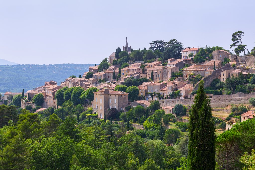 The scenic hilltop setting of Bonnieux