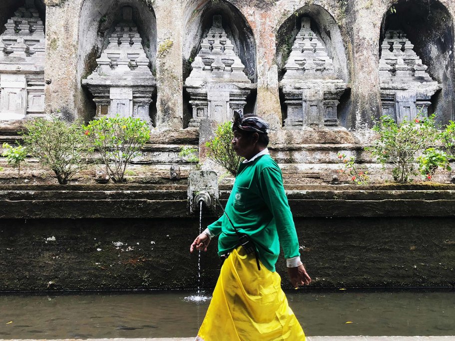 Passing the carvings