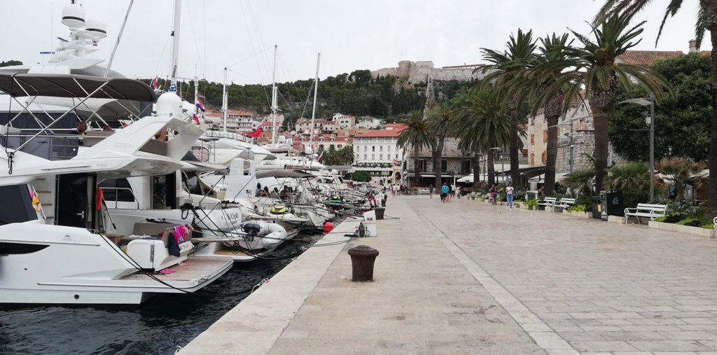 Photo Horizon. Explore this beautifully maintained Venetian town
