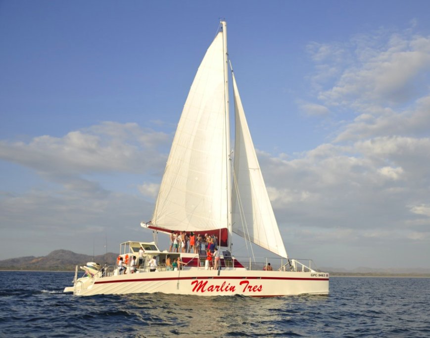 Take sunset catamaran from Tamarindo Beach