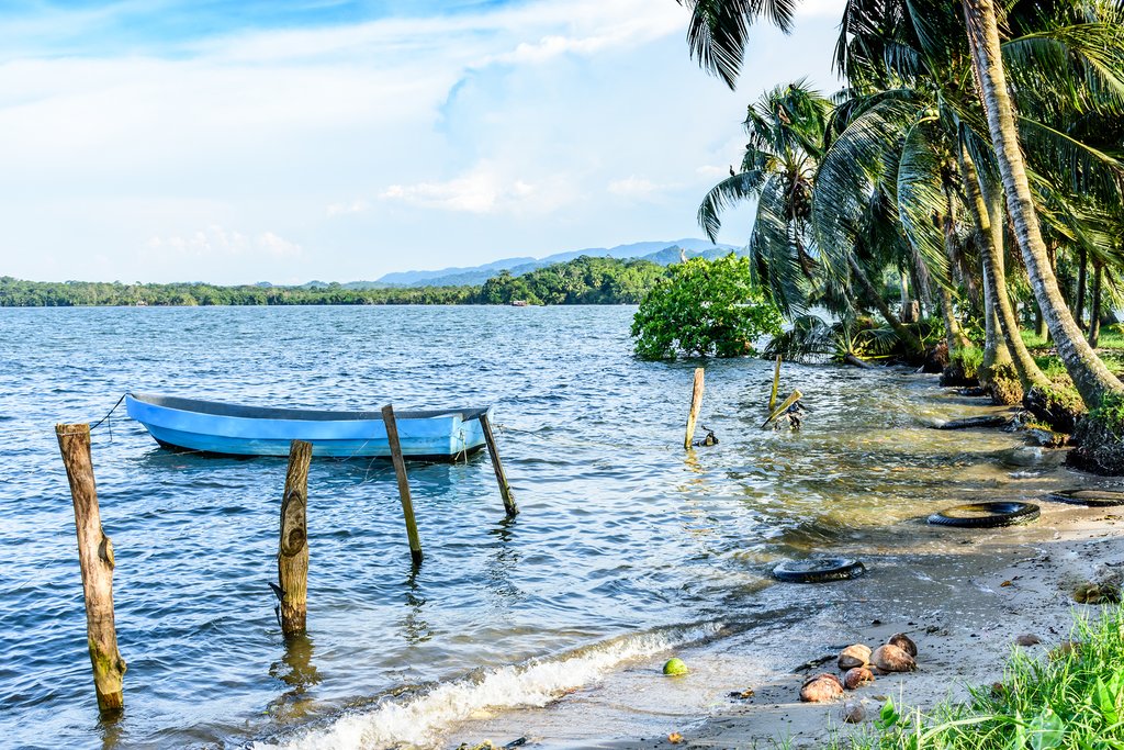Boat floating on Livingston Beach